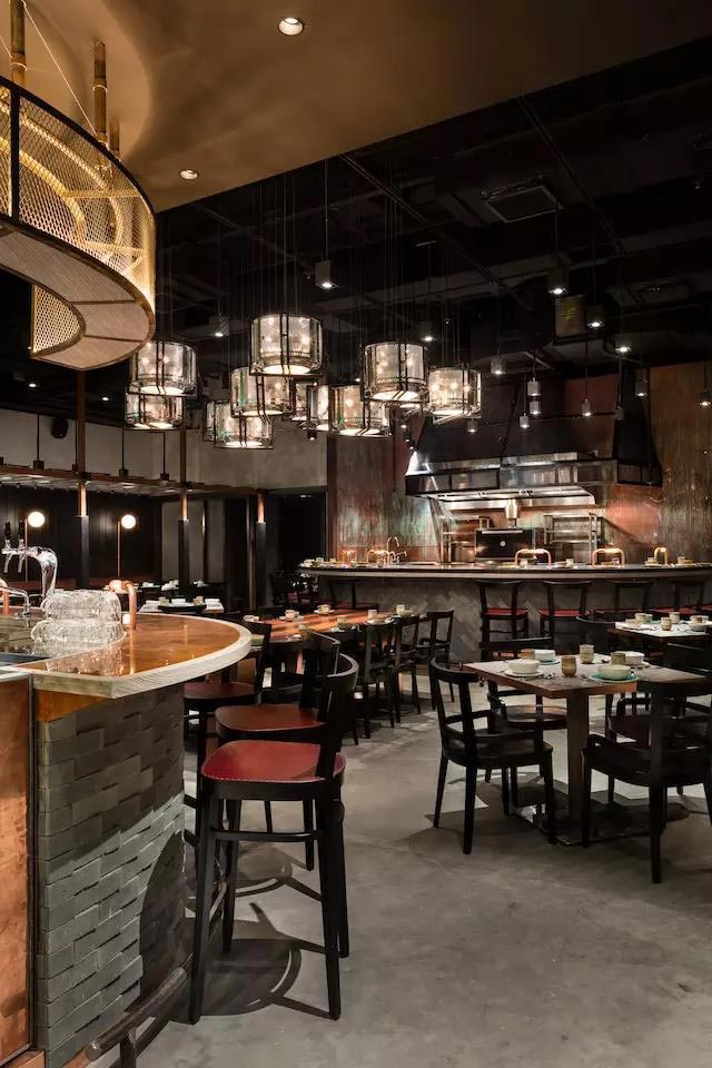 唇度Le cha teau厚烤牛排酒堡西餐廳色彩設計